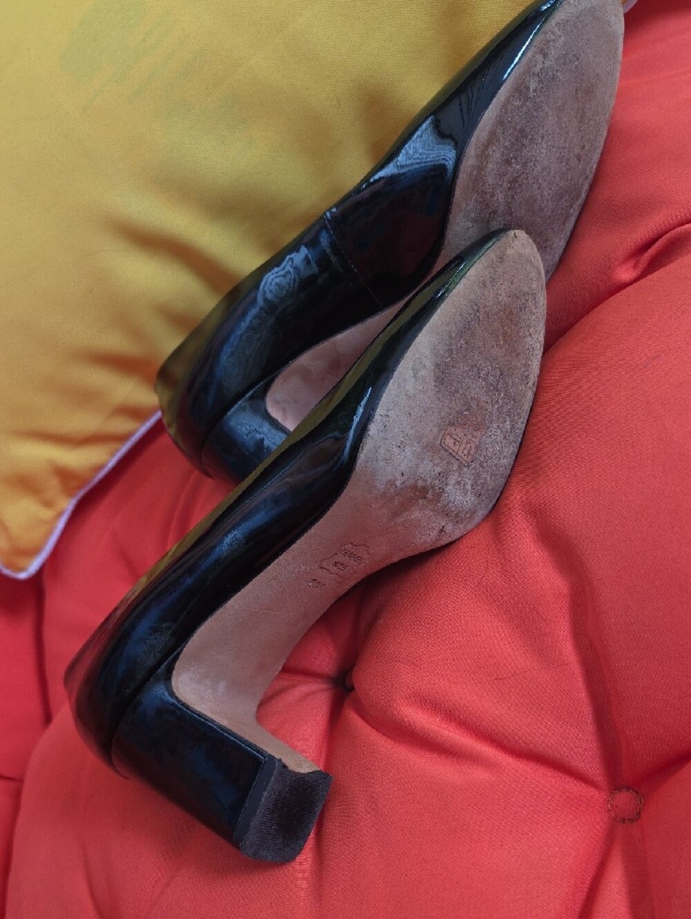Tory Burch Black Patent Leather Flats with Gold Logo - Picture 5 of 7